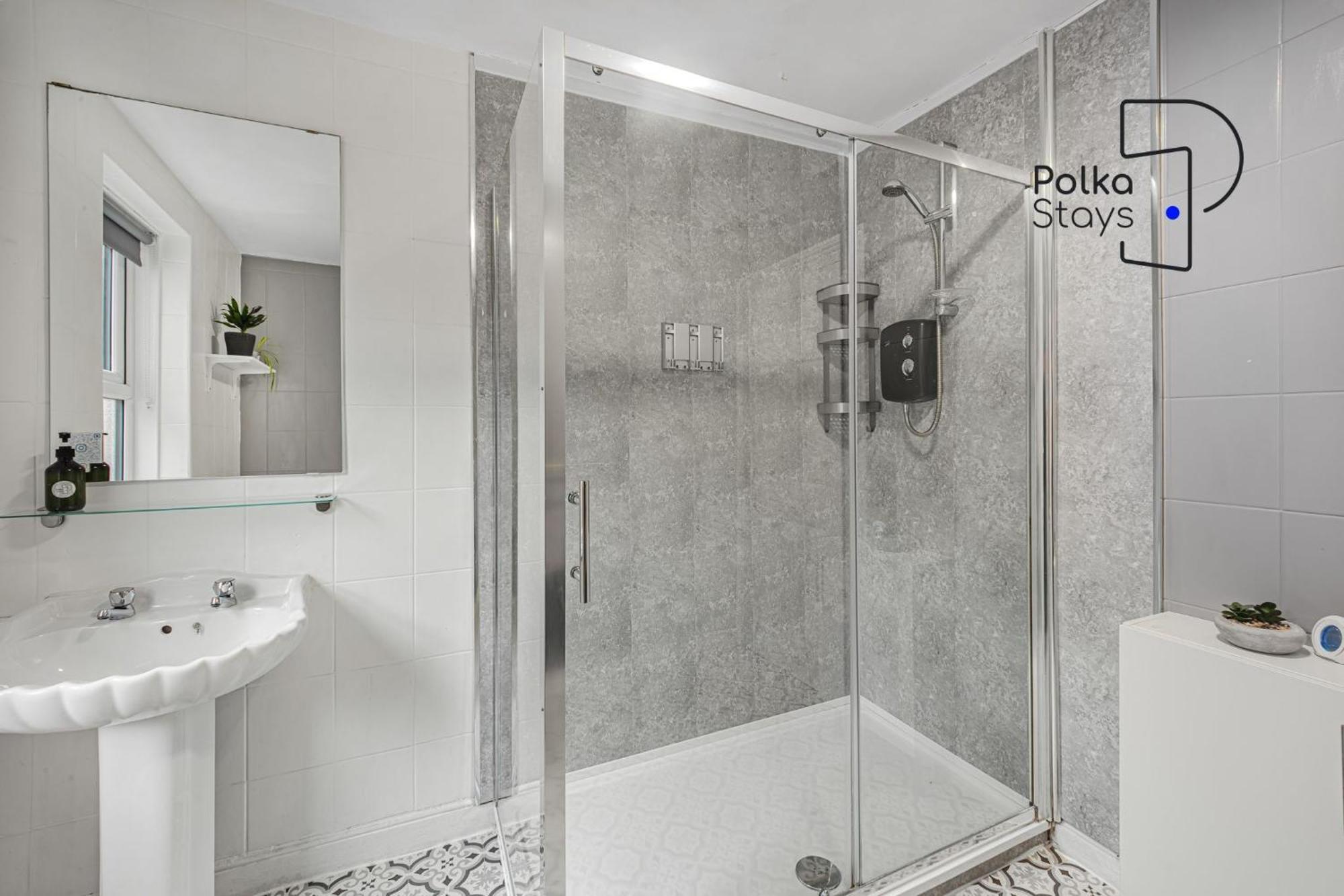 Polkadot Winter Gardens - Large Modern Apartments In Blackpool By Polkastays 外观 照片
